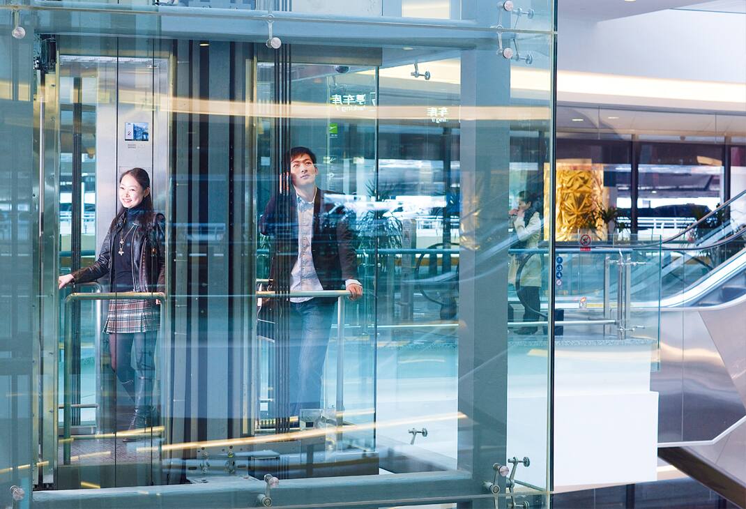 img_ref_Hongqiao_Carousel 2